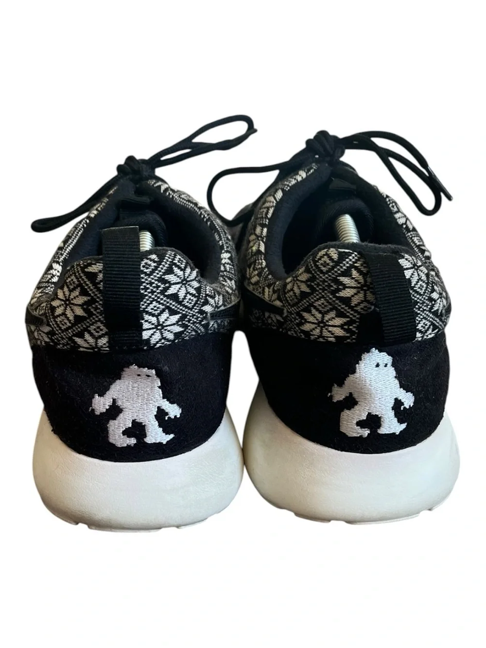 Nike Roshe One Winter Black Sail Yeti Ugly Sweater Snowflake Sneaker Mens 12